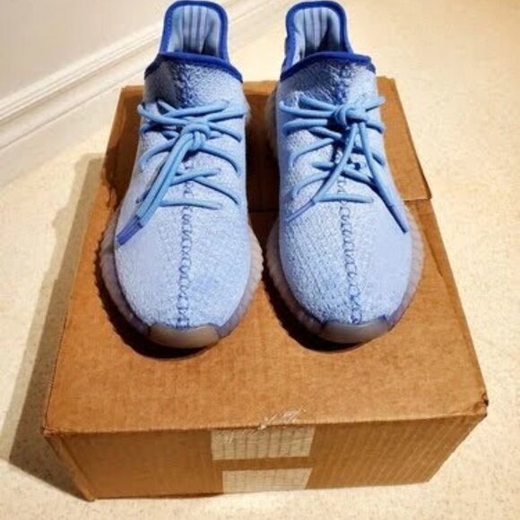 Toronto Blue Jays Authentic Yeezy 350 V2 "Baby Blue" Sneakers 11.5  Very Rare A+ - Picture 4 of 8
